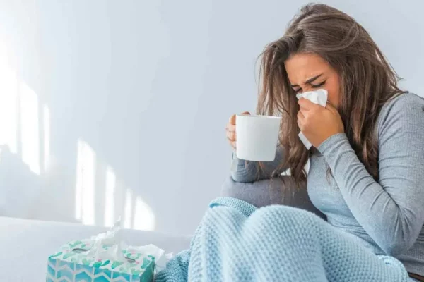 una-mujer-resfriada-gripe-gsc1